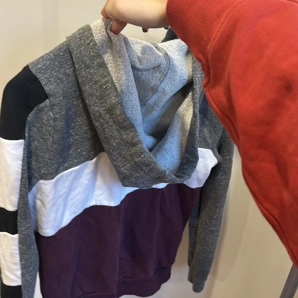 Pink sweater - Picture 3 of 4